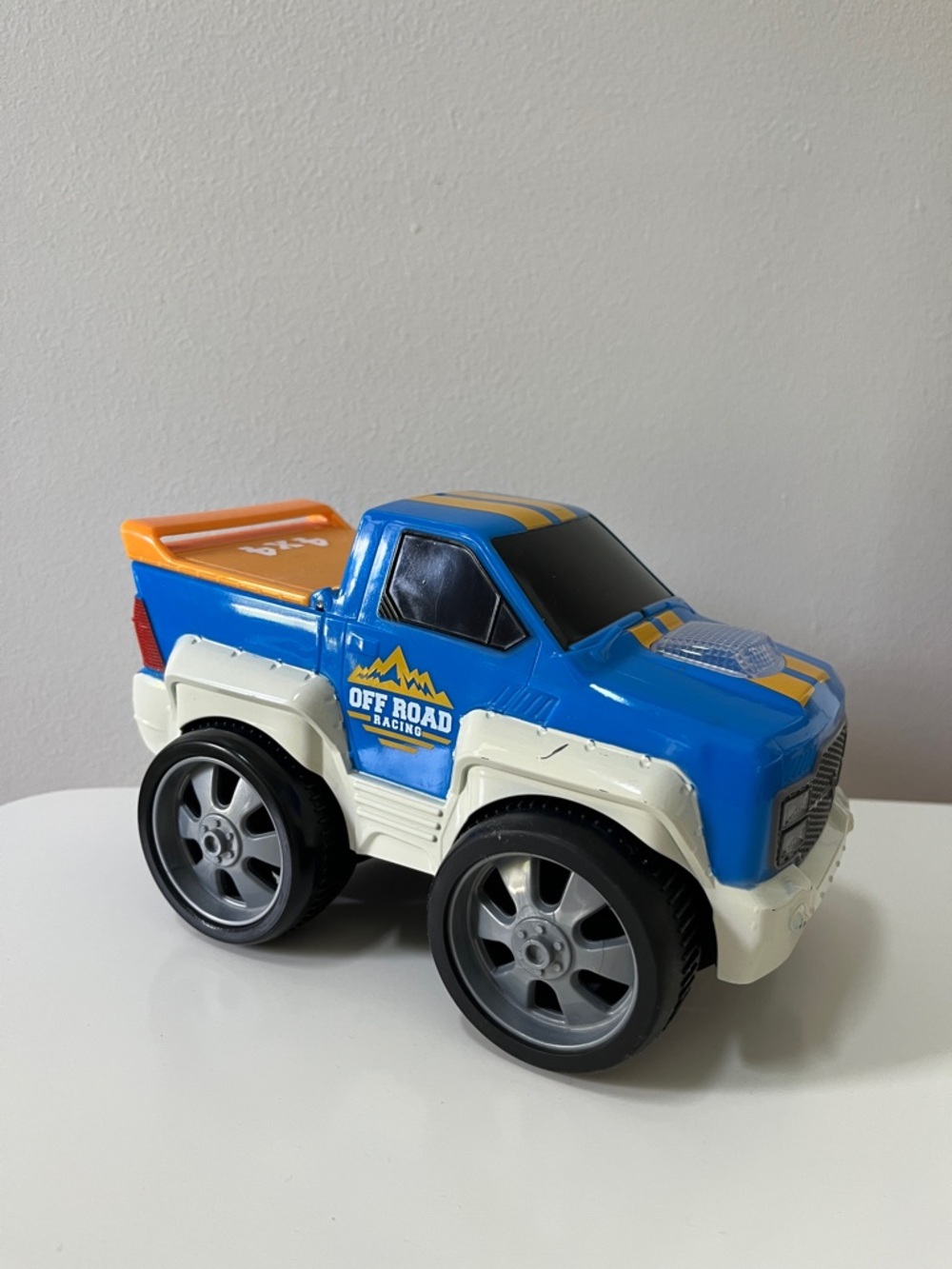 Kid Galaxy, Off-Road 4x4 Toy Truck, Lights and Sound Friction Movement